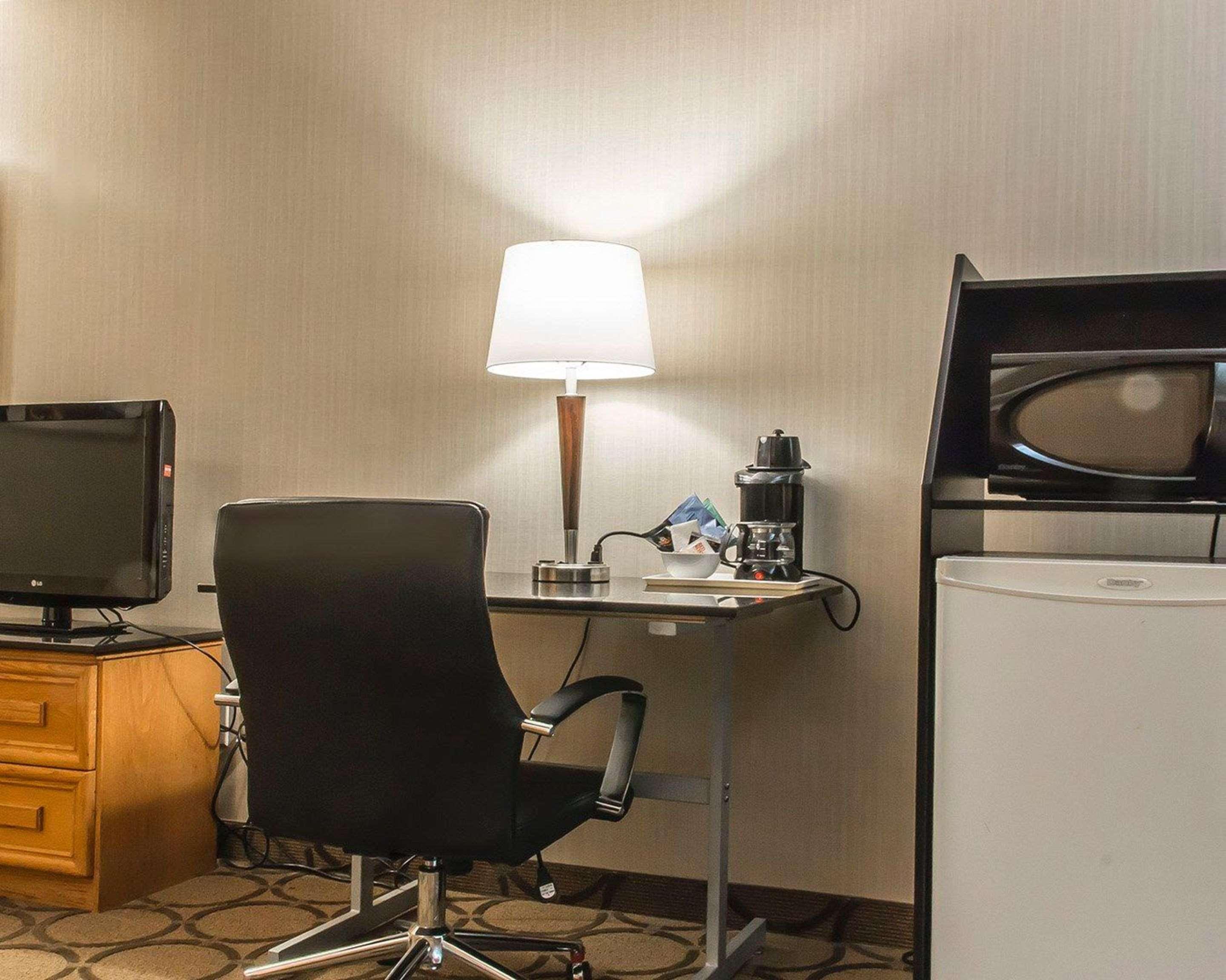 Comfort Inn Dryden Bagian luar foto