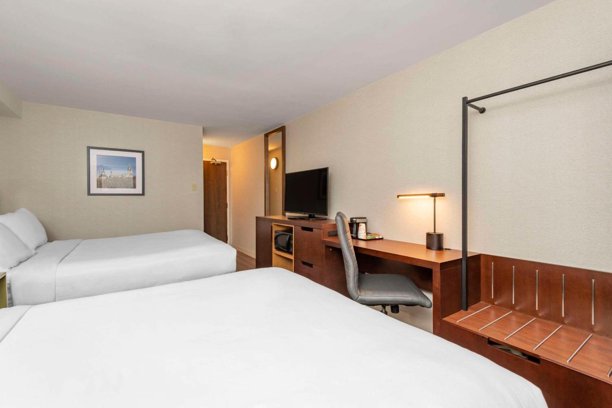 Comfort Inn Dryden Bagian luar foto