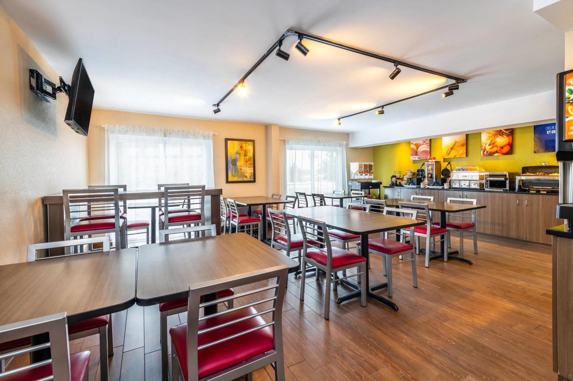 Comfort Inn Dryden Bagian luar foto