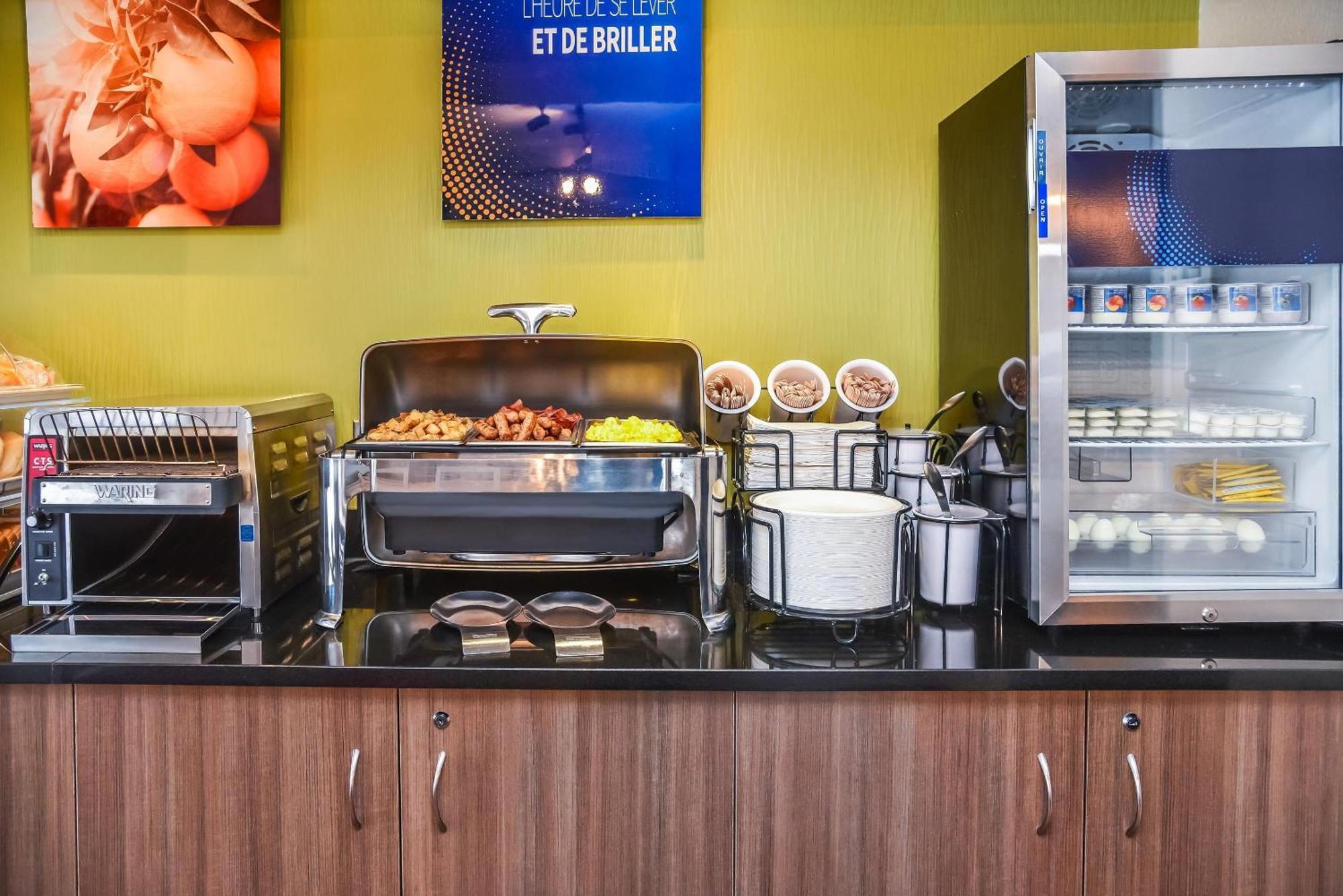 Comfort Inn Dryden Bagian luar foto